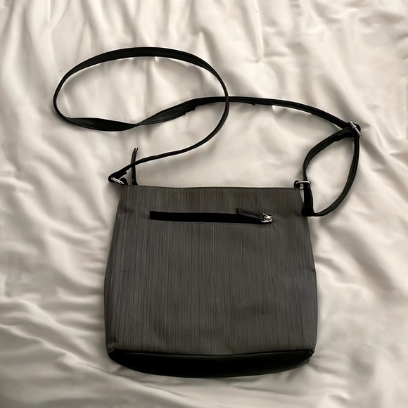 Roots Purse - Picture 3 of 3